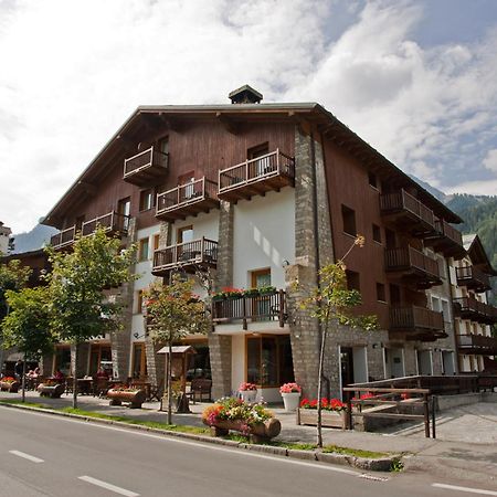 Residence Le Grand Chalet Courmayeur Luaran gambar